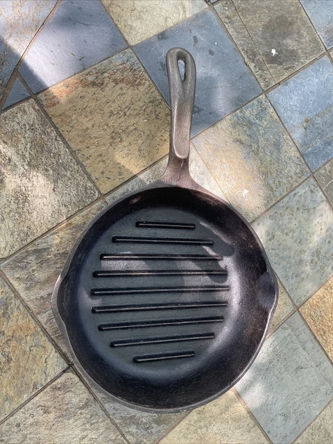 Wagner 1891 Cast Iron Fat Free Fryer Ridged Skillet, 9"