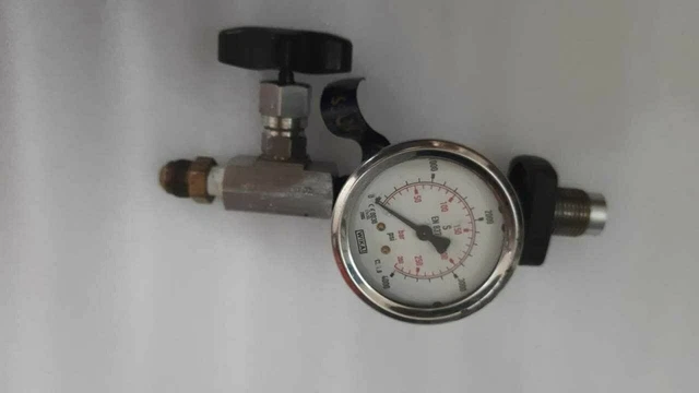 Breathing air transfer  gauge adapter for big to small cylinder