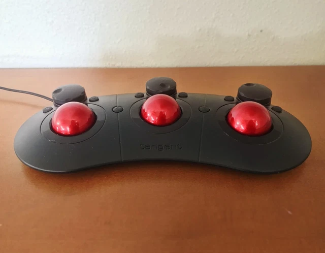 Tangent Ripple - Color Grading Panel - Black Red 3x Tracker Balls Compact