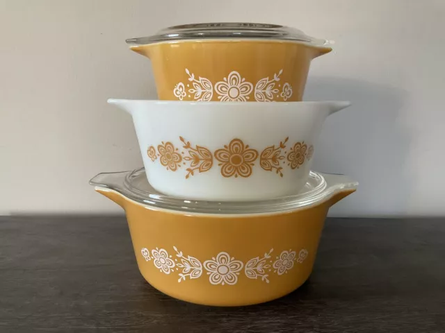 Set Of 3 Sizes Pyrex "BUTTERFLY GOLD" Casserole Dishes w 2 Lids ~ 473, 474, 475