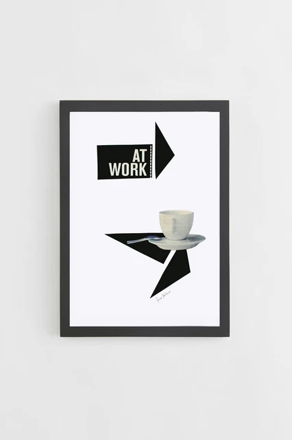 Stampa digitale a colori con cornice nera - At work