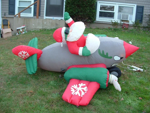 Rare Inflatable RARE VINTAGE 2010 Gemmy Airblown Inflatable Santa in Fighter Shark ...