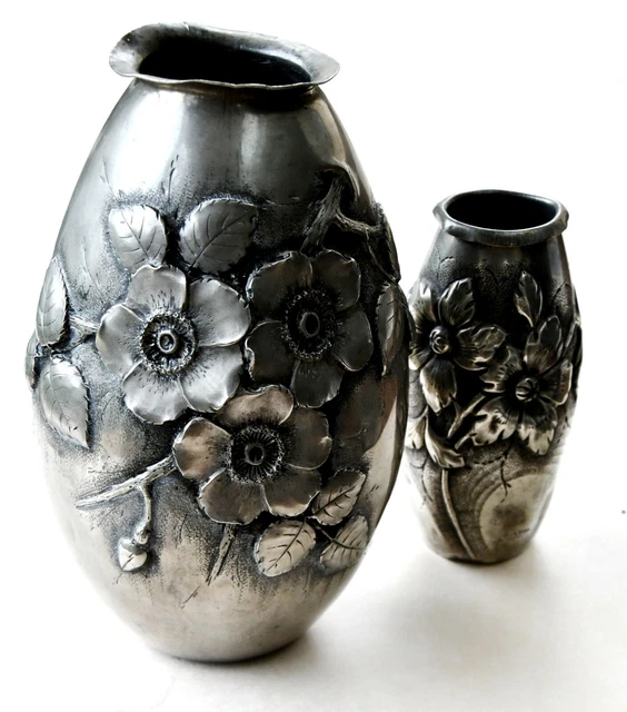 Petit vase "étain d'art" signé F.Cortesi