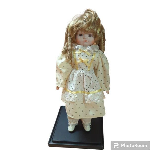 Heritage Mint Porcelain Doll 16” Amanda Yellow Dress Blonde Curly Hair Vintage