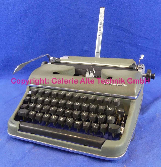 Olympia Schreibmaschine Modell SM2(?) oliv Nr. 484597   - Samlg. Franken - 2798