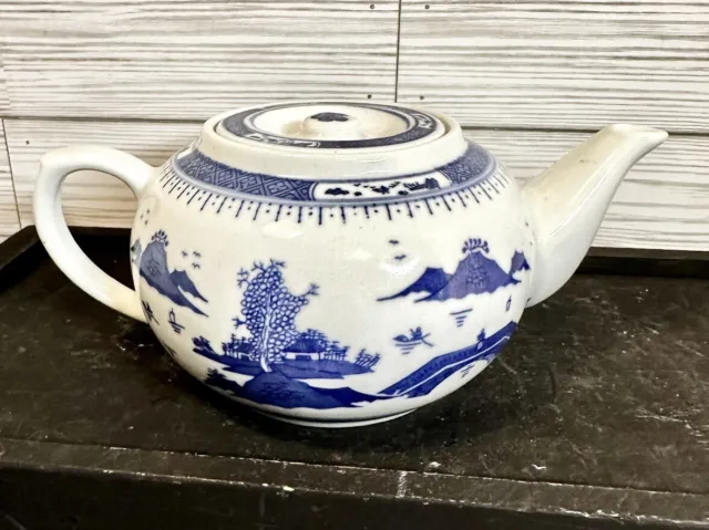 Chinoiserie Tea Pot Fine Porcelain | Color blue And White Vintage Canton Chinese