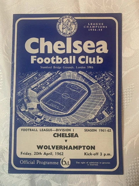 A box of mixed football programmes, including Arsenal and Chelsea - Badgers Auctions