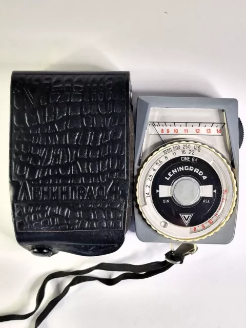 Leningrad 4 USSR Photography Exposure Light Meter With Case, Good Working Order