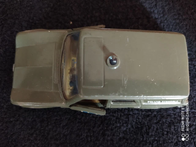 Bburago - Commissariato di polizia + auto Alfa Romeo Giulia in scala 1:43