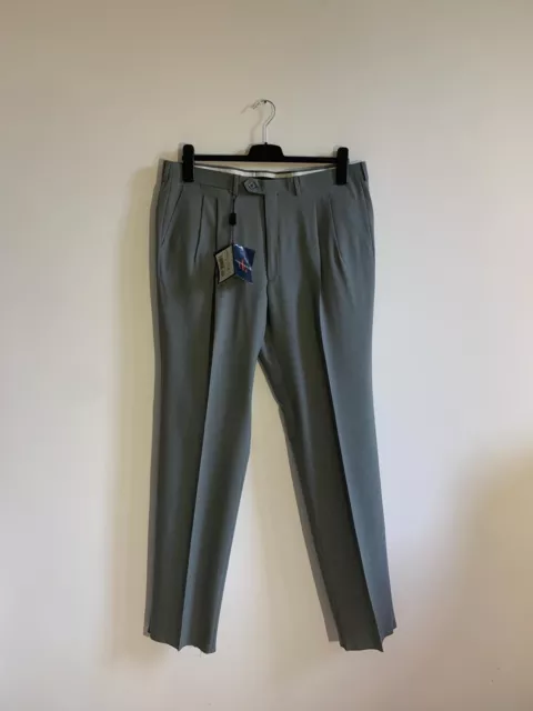 Pantalone Uomolebole in pura lana vergine. Taglia 56. Colore grigio