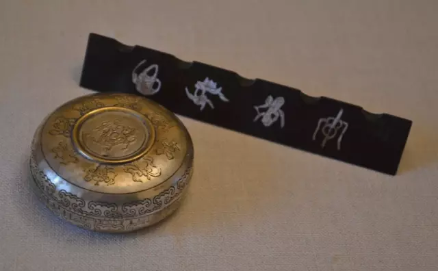 ancienne boite encre de chine et support laque pour pinceaux