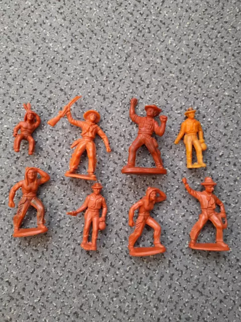 DDR Spielzeug Indianer Cowboy  Gummifiguren Dachbodenfund