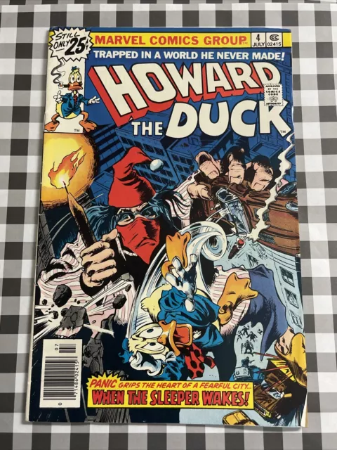 HOWARD THE DUCK #4 STEVE GERBER GENE COLAN NEWSSTAND VARIANT COVER 1976 marvel