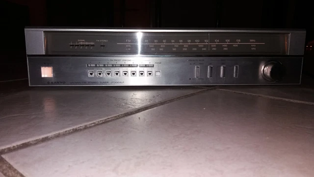 Tuner Sanyo Jt 2003Lp En Excellent État Cosmétique Et Fonctionne Parfaitement