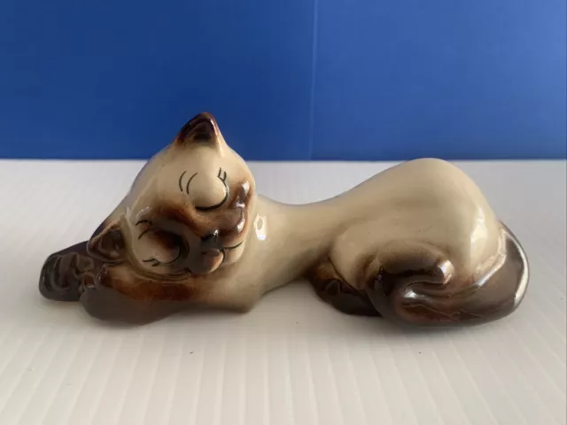 Vtg Sleeping Cat Shaker Figurine Ceramic Arts Studio Madison WI  5-1/4”L X 2”H