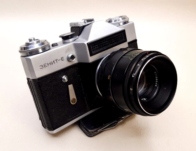 Appareil photo reflex Zenit-E URSS , soviéto-russe + objectif Helios-44-2...