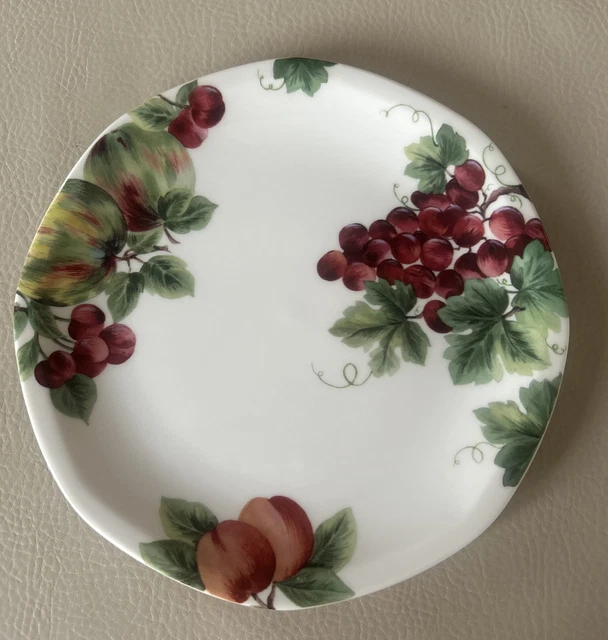 ROYAL DOULTON EVERYDAY 1994 “Vintage Grape” Salad Plate 8 3/8” £7.45