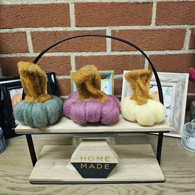 Mini decoración de calabazas de fieltro con aguja (conjunto de tres) única, tallo grande, Halloween