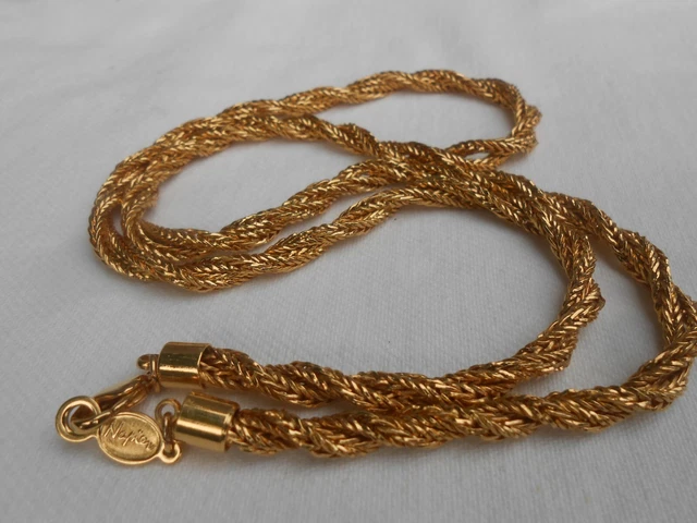 VINTAGE NAPIER SIGNED Gold Tone Weave Chain Link Necklace 24