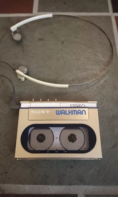 Sony WM-10 Walkman Blue Stereo Cassette Player Rare Vintage WITH Headphones