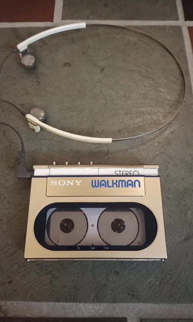 Sony WM-10 Walkman Blue Stereo Cassette Player Rare Vintage WITH Headphones Sony WM-10 Walkman Blue Stereo Cassette Player Rare Vintage WITH Headphones