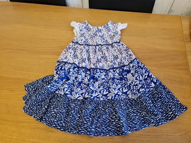 Bundle of lovely girl's clothes, age 2-3/3-4 yrs 37 Items & bundle of hair clips 7