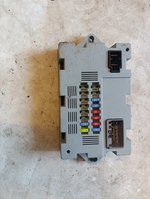 Quiescent relay box shop range rover evoque