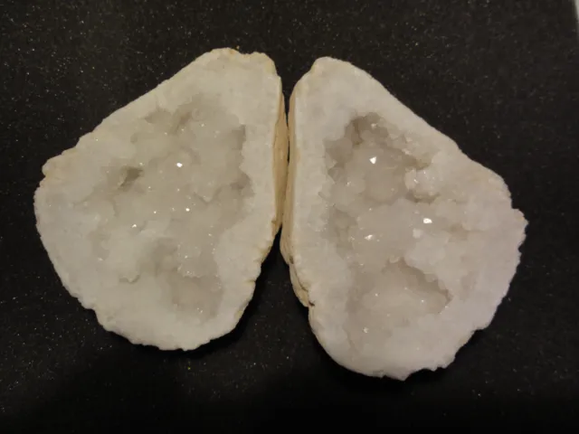 Coelestin Druse Kristall Quarz Geoden (geschlossen) 2 Hälften 482 gramm