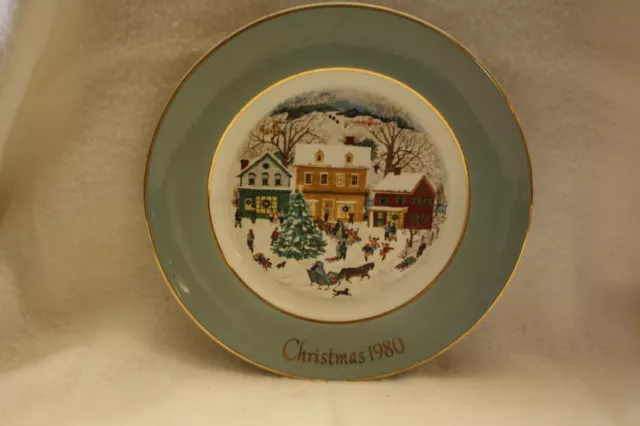 AVON CHRISTMAS Collector Plates (Christmas Memories) Lot of 5-(1980-84)