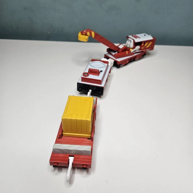 tomy-trackmaster-thomas-the-tank-engine-train-rocky-flatbed-and-cargo
