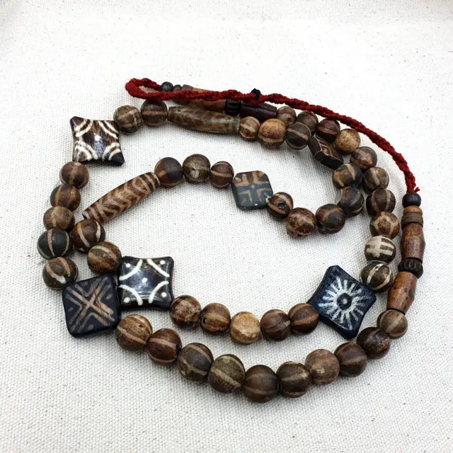 South East Asian Old PUMTEK BEADS Necklace Palmwood Great Patterns