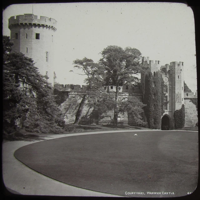 GWW Glass Magic Lantern Slide COURTYARD OF WARWICK CASTLE C1890 VICTORIAN PHOTO
