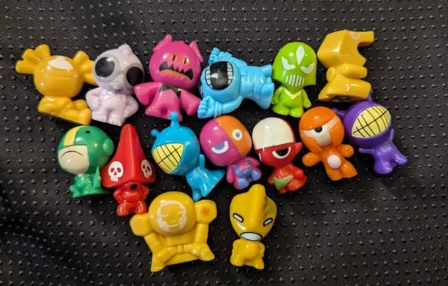 Lot Of 15 gogos crazy bones