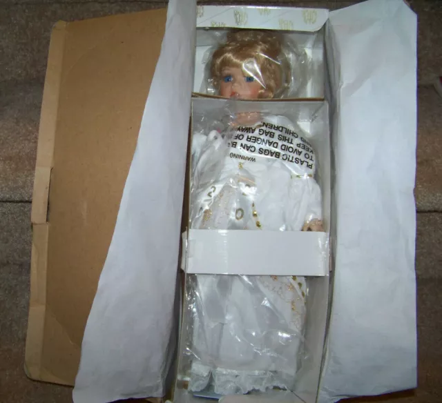 Heritage Signature Collection Guardian Angel New Year 2000 Porcelain Doll in Box