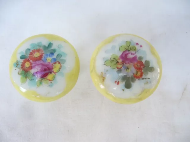 BOUTONS - POIGNEES DE PORTE DECOREES ET SIGNEES n° 1