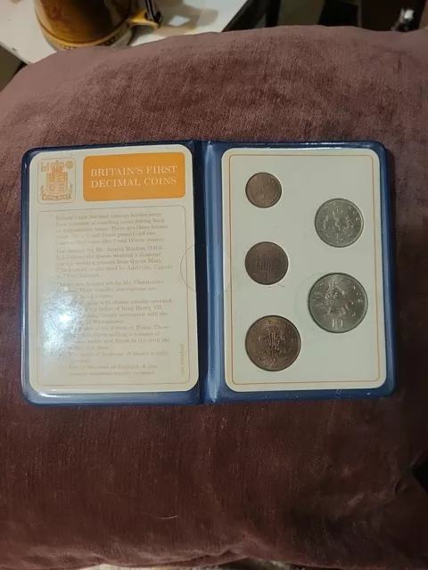 Britian FIRST Decimal Coin Set Presentation Collection  1968-1971