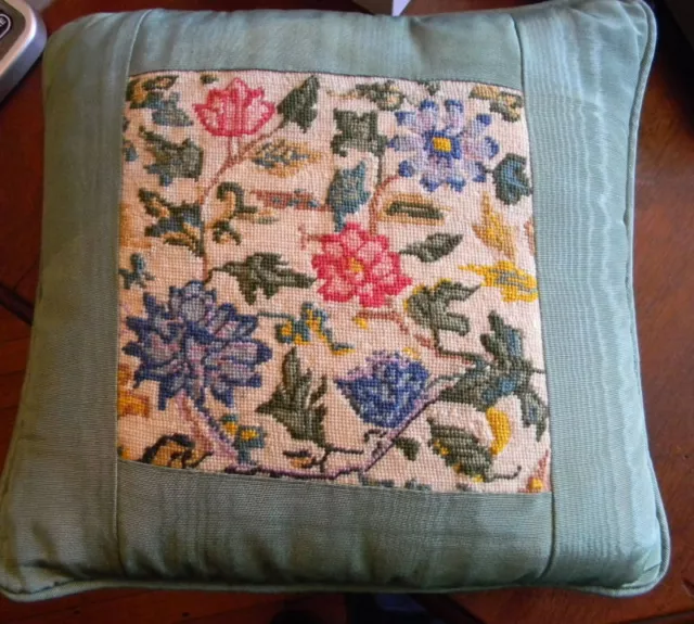 Precioso Hecho a Mano Lana Encaje de Aguja Tafeta Flor Almohada