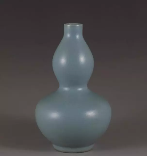 Chinese Ming Dynasty Wanli Period Blue Glaze Ceramic Gourd-shaped Vase