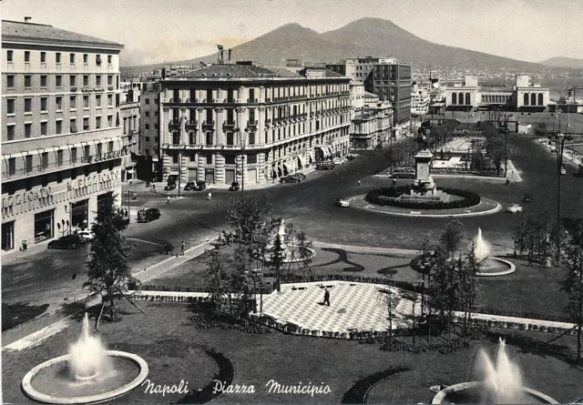 Cartolina Campania Napoli Piazza Municipio Viaggiata Anno 1960
