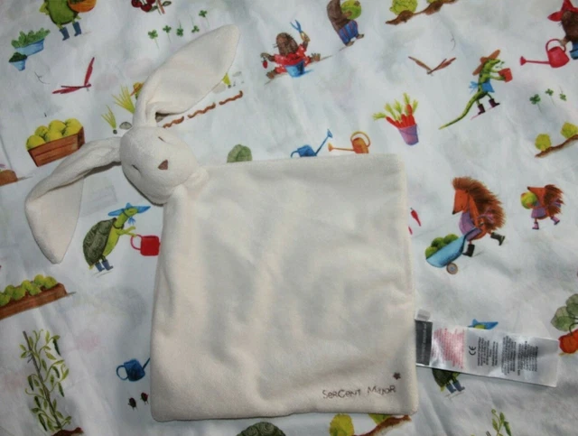 Doudou Sergent Major Lapin Plat Blanc Etoile