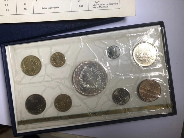 Coffret 1975 Monnaie De Paris Fleur De Coin Avec La 50 Francs Hercule 9 Monnaies