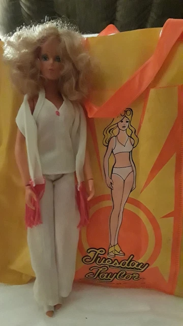 Vintage 1978 Tuesday Taylor Super Model Doll with Rare Tote Bag - Made by Ideal