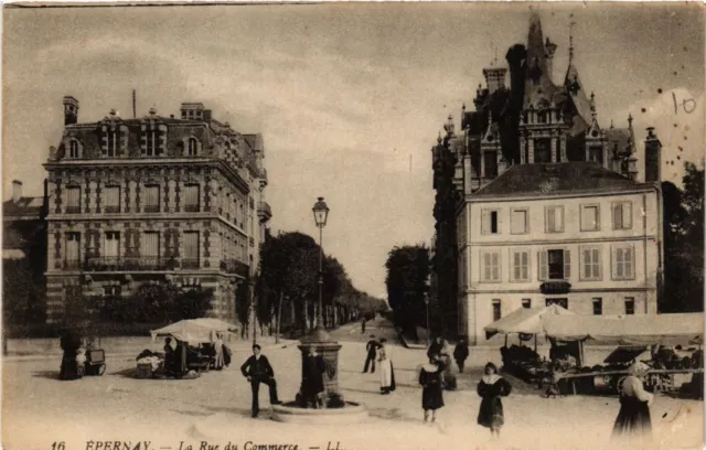 CPA ÉPERNAY - La Rue de Commerce (741582)