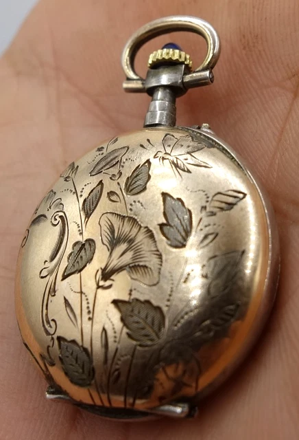 Jolie Montre De Poche Ancienne En Argent Et Plaqué Or - Décor Vermeil Et Mouvement Mécanique