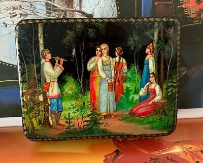 Russian Lacquer Box Mikheev Fedoskino  Decoupage Hand Made Painted 4"