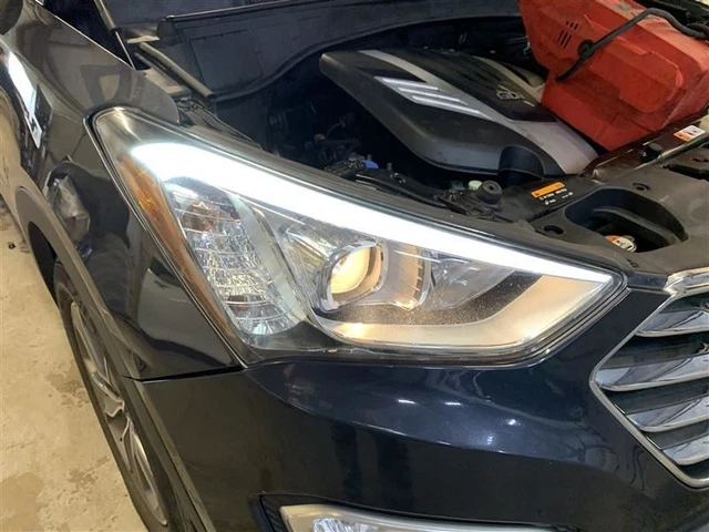 Passenger Headlight Korea Built Halogen Fits 13-16 SANTA FE 30625
