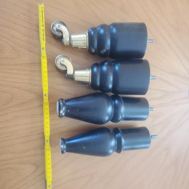 4 Massivholz gedrechselte Möbelbeine Antik ?