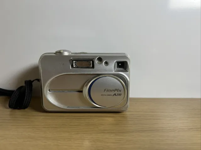 Fujifilm FinePix A210 3.2MP Compact Digital Camera Silver