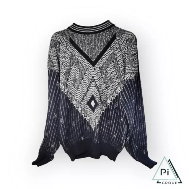 Suéter geométrico tejido McGREGOR grande en blanco y negro