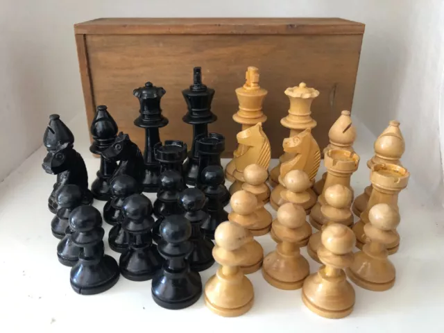 Anciens Pions pièces Jeu d'échecs en buis + boite de rangement en bois X